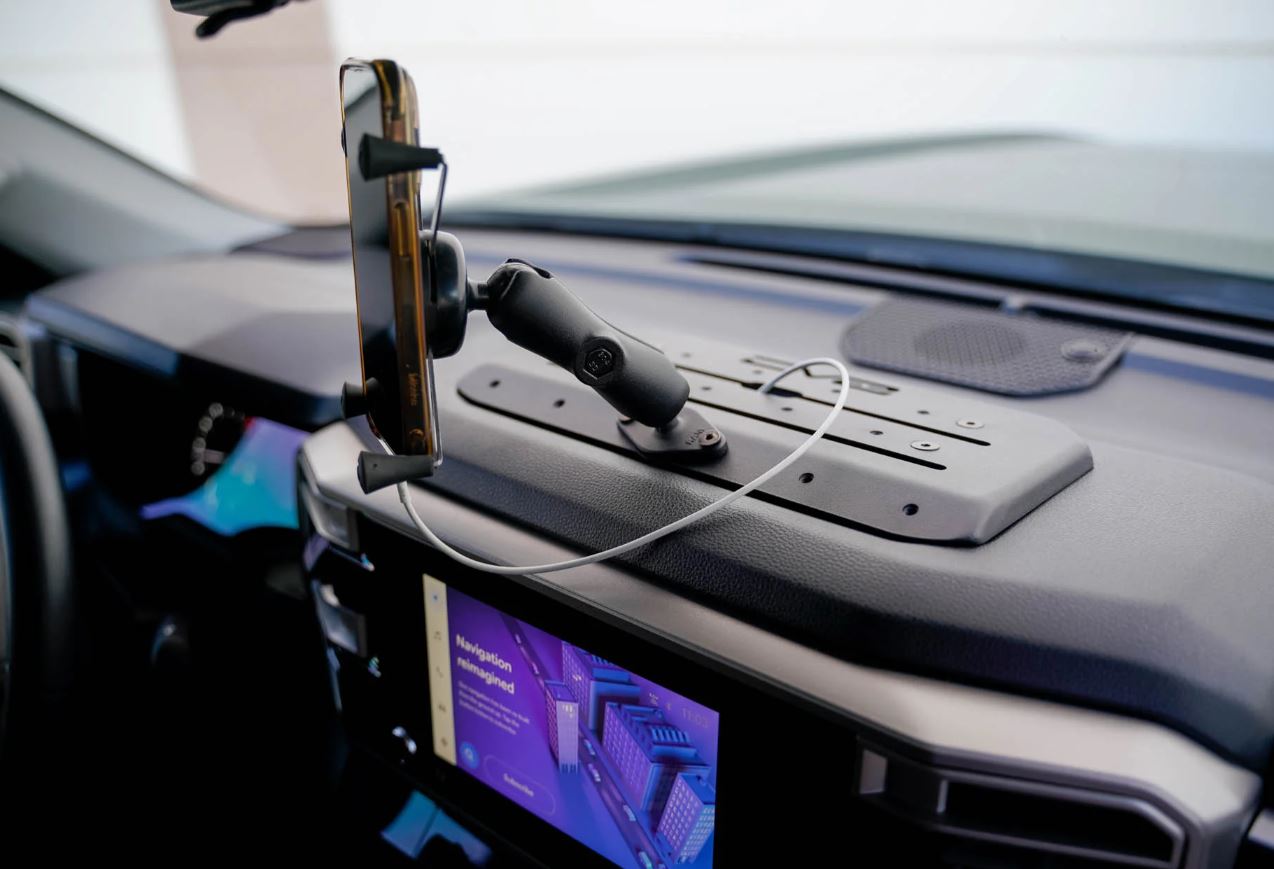 DV8 22-23 Toyota Tundra + Sequoia Digital Device Dash Mount
