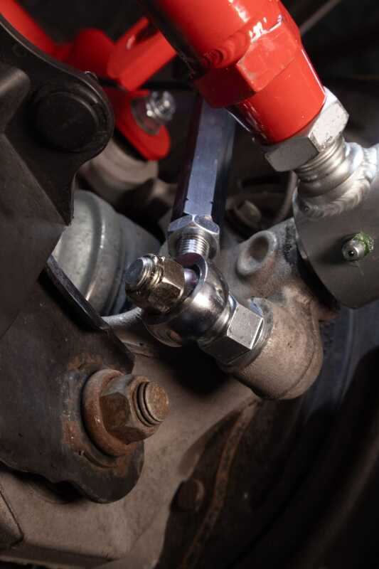 UMI 16-24 Chevrolet Camaro Suspension Stabilizer Bar Link - Red